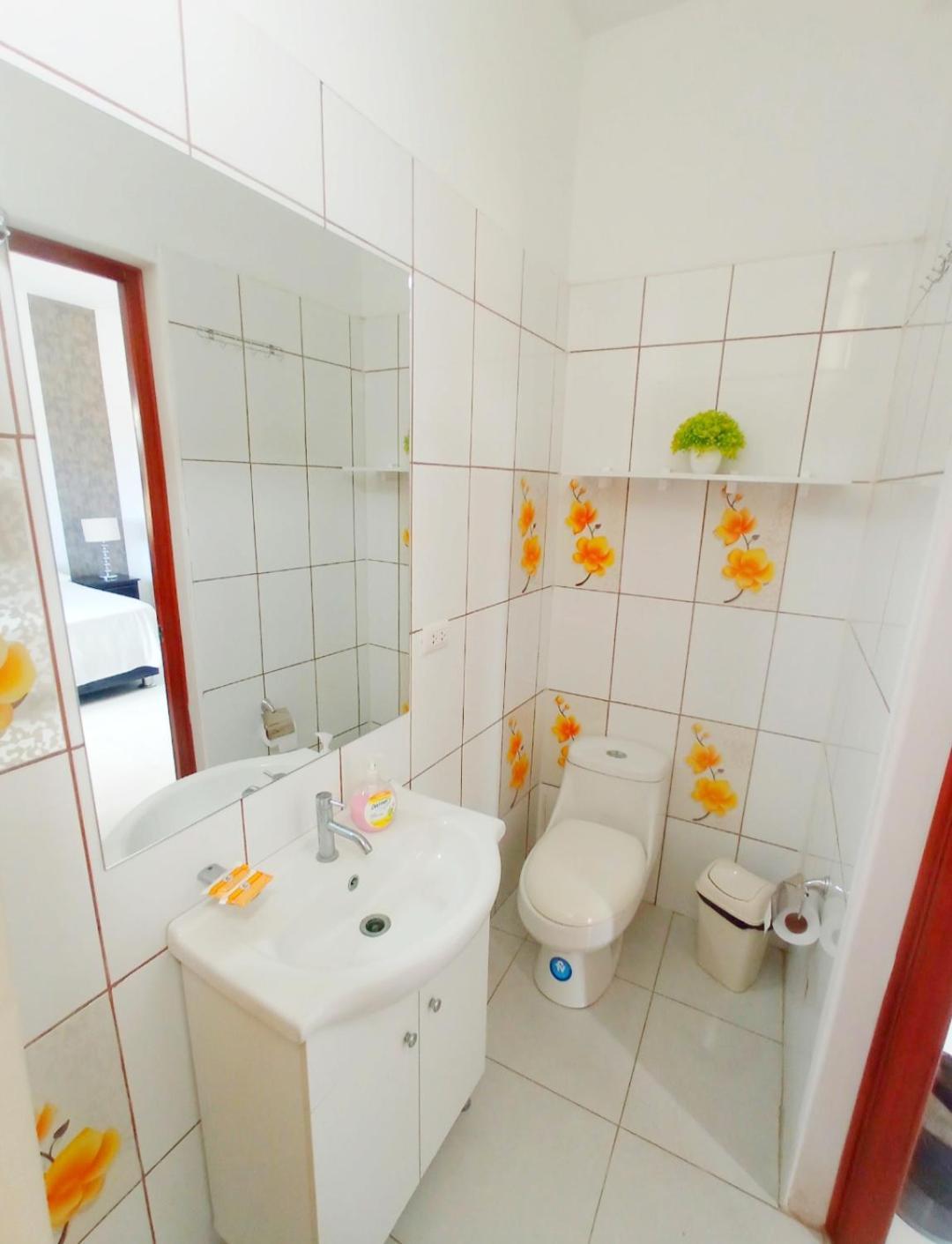 Deluxe Hotel Talara - A 5 Minutos Del Aeropuerto Y Plaza De Armas Kamer foto