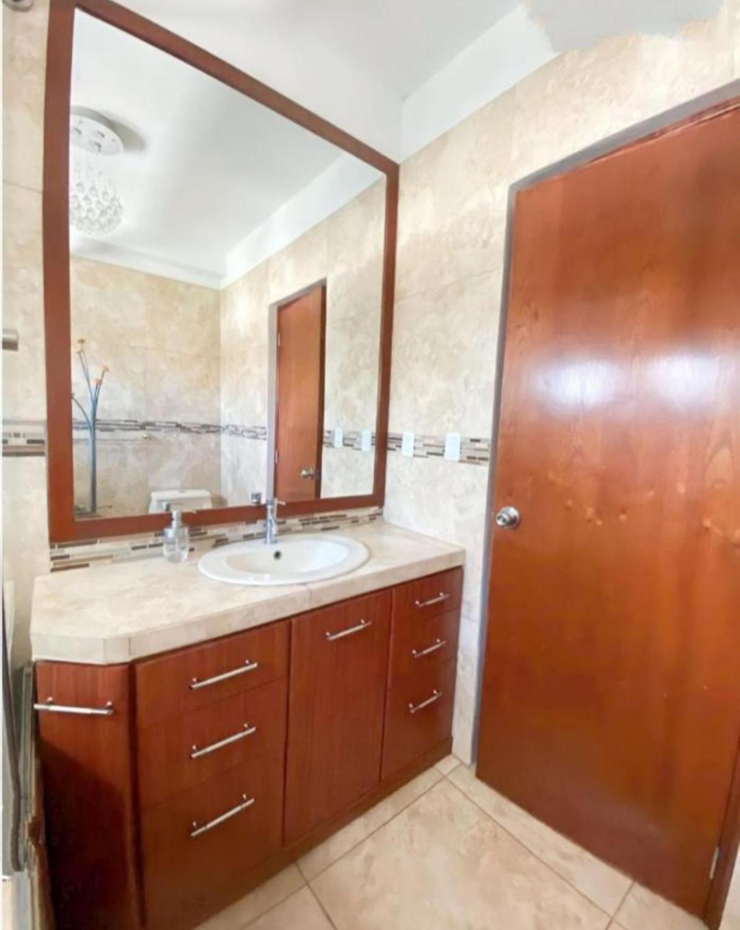 Deluxe Hotel Talara - A 5 Minutos Del Aeropuerto Y Plaza De Armas Kamer foto