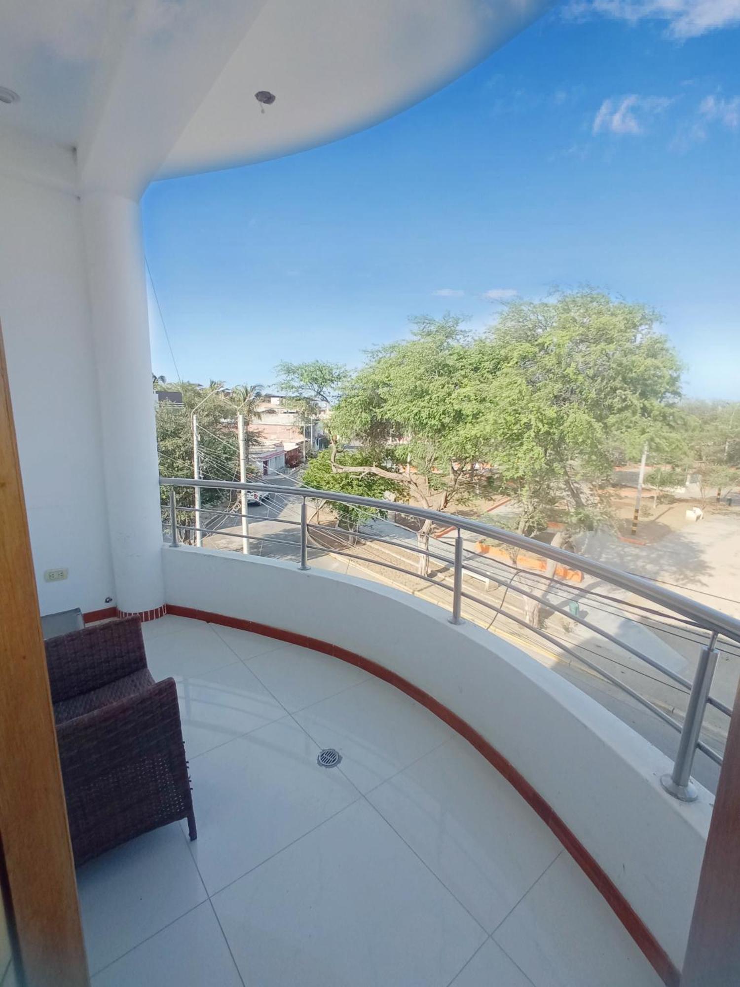Deluxe Hotel Talara - A 5 Minutos Del Aeropuerto Y Plaza De Armas Kamer foto