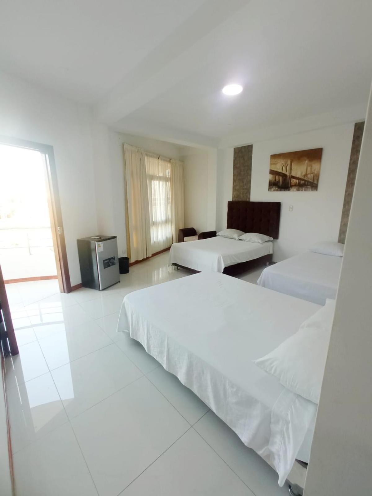 Deluxe Hotel Talara - A 5 Minutos Del Aeropuerto Y Plaza De Armas Buitenkant foto